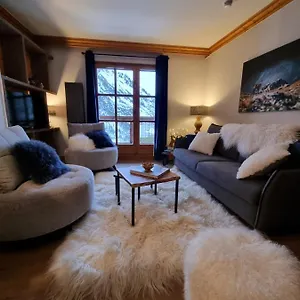 Arc 1950 Refuge Du Montagnard: Ski-in/ski-out With Mont Blanc Views Apartment